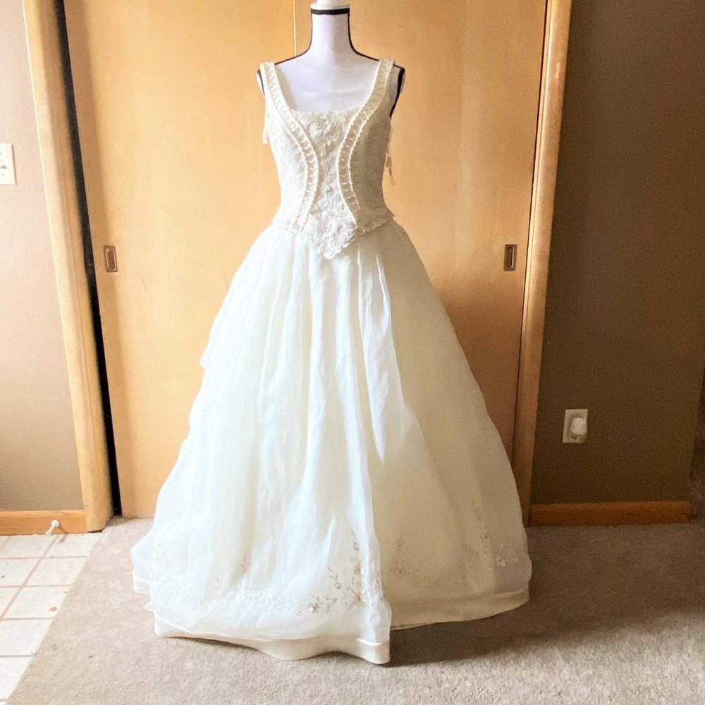 NWT Sz 12 St. Patrick Ivory Organza Floral Wedding